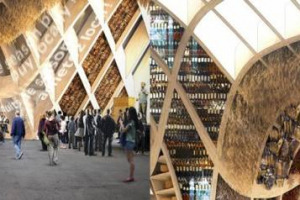 1.600 bottiglie simbolo dei terroir francesi nel pi&ugrave; alto arco in legno del Pavillon: ecco l&rsquo;installazione con cui la Francia all&rsquo;Expo 2015 celebra il vino, patrimonio della cultura e del paesaggio del Paese. Ma ci sar&agrave; anche un vigneto ...