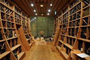 Il paradiso di ogni enoappassionato? &Eacute; in Austria, nel lussuosissimo Hotel Palais Coburg Residenz di Vienna, che si &egrave; aggiuficato il premio di &ldquo;World&rsquo;s Best Overall Wine List&rdquo; del celebre magazine &ldquo;The World of Fine Wine&rdquo;. Sette locali top in Italia