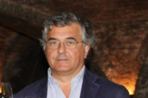 SEPARARE L&rsquo;AZIONISTA (LA FAMIGLIA) DALLA GESTIONE (UNA SQUADRA DI MANAGER ESTERNI), UN AUMENTO DI CAPITALE DA 5 MILIONI DI EURO, IL RITORNO AL CORE BUSINESS DELLE BOLLICINE E DEI VINI PIEMONTESI: ECCO IL RILANCIO DI GANCIA, CHE PUNTA SULL&rsquo;EXPORT