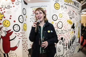 Wine writer e &ldquo;graffianti&rdquo;, ma non sono temibili critici enologici: sono gli street artists protagonisti al Vinitaly con la loro dissacrante ironia, tradotta live in coloratissimi graffiti di urban art sul vino. Da Laurina Paperina a Maupal e Kampah
