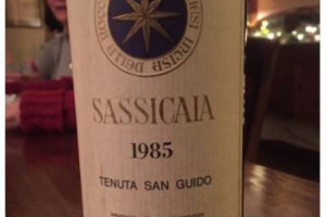 Il Sassicaia 1985 &egrave;, per Robert Parker, il &ldquo;vino che pi&ugrave; mi &egrave; piaciuto in assoluto in 37 anni di carriera&rdquo;, come confessato a WineNews. Ma ora, da Facebook, il guru rilancia e chiede: &ldquo;pu&ograve; essere il miglior vino rosso degli ultimi 50 anni?&rdquo;