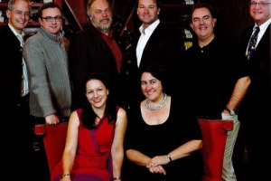 DA 30 ANNI NEL MONDO DEL VINO, PRIMO &ldquo;WINE CRITIC&rdquo; DELLA STORIA, PARKER HA UN DEBOLE PER BORDEAUX E RODANO. MA L&rsquo;ITALIA, CON LA SUA INCREDIBILE VARIET&Agrave;, &ldquo;MI HA FATTO PROVARE GRANDI EMOZIONI IN QUESTI ANNI&rdquo;. COME RACCONTA ALLA RIVISTA &ldquo;L&rsquo;ENOLOGO&rdquo;