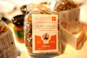 Il futuro della nutrizione passa per gli insetti, ed il Belgio, dalla vetrina dell’Expo, presenta le nuove frontiere di una gastronomia da scoprire: una crema spalmabile e una pasta integrale contenenti percentuali di larve di “Tenebrium Molitor”