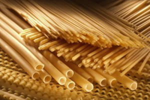 “La pasta fa bene”: così la comunità scientifica internazionale in una “Dichiarazione di Consenso Scientifico” che ne sottolinea il ruolo nella prevenzione di malattie croniche e obesità, non ingrassa e che solo i celiaci devono eliminare il glutine