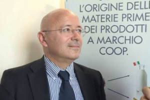 “Rapporto Coop 2015”. L’Italia se non a correre ricomincia a camminare, e gli italiani a spendere per l’alimentazione. Impazziti per il bio, cresce l’etnico (effetto Expo?), ma la parola d’ordine è “wellness”. Il cibo del futuro? Sempre più vicino