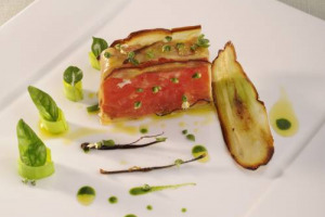 Pranzo di Ferragosto nel segno della tradizione, che non ti aspetti o con ingredienti rigorosamente di stagione, con i piatti suggeriti a WineNews dalle chef stellate Nadia Santini, Cristina Bowerman e Antonia Klugmann. Focus: i vini di WineNews