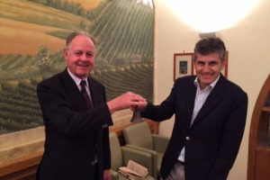 Piero Mastroberardino è il nuovo presidente dell’Istituto Grandi Marchi, che mette insieme 19 cantine leader del Belpaese (che valgono il 7% dell’export di vino imbottigliato totale), per 10 anni guidato da Piero Antinori (ora presidente onorario)