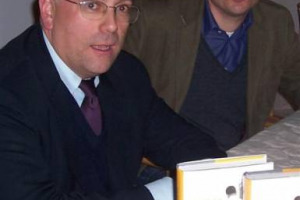 BISTECCA ALLA FIORENTINA, RAGU&rsquo; ALLA BOLOGNESE, OLIVE ASCOLANE ... IN ITALIA CITTA&rsquo; CHE VAI, RICETTA TIPICA CHE TROVI ... :&ldquo;CON GUSTO - STORIA DEGLI ITALIANI A TAVOLA&rdquo;, ROMANZO DELLA GASTRONOMIA TRICOLORE RACCONTATA DA UN INGLESE