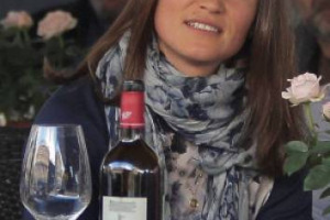 Che fine ha fatto Pippa Middleton, la sorella della Duchessa di Cambridge e futura zia del Re d&rsquo;Inghilterra? Scrive per &ldquo;The Spectator&rdquo;, e sogna di diventare una Master of Wine. E intanto, ha superato il corso del Wine & Spirit Education Trust