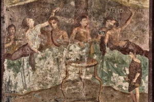 Gli italiani a tavola ... nell&rsquo;antichit&agrave;, nella mostra &ldquo;Alle origini del gusto. Il Cibo a Pompei e nell&rsquo;Italia antica&rdquo; (Asti, dal 7 marzo). Oggi, anno di Expo, come ieri, il cibo &egrave; tra i fattori che qualificano una civilt&agrave; e la sua identit&agrave; culturale