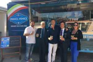 Emanuele Filiberto di Savoia, da possibile Re d’Italia, se solo la storia avesse preso un altro corso, a ... Principe della Pasta: a Los Angeles porta la pasta tradizionale italiana in giro per la città col suo food truck “Prince of Venice”