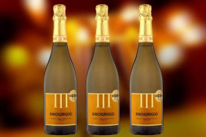 Se in Italia monta la querelle tra il nuovo Asti &ldquo;secco&rdquo; (in definizione) e il &ldquo;Sistema Prosecco&rdquo;, in Uk si va gi&agrave; oltre: la catena Asda lancia, al limite della legalit&agrave; il &ldquo;Progrigio - &ldquo;Premium Italian Sparkling Wine&rdquo;, da Glera e Pinot Grigio ...