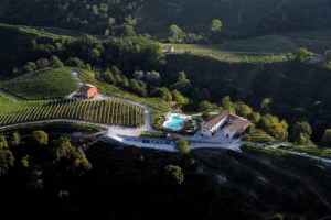 MIX RAFFINATO D’ARTE, TEATRO, MUSICA, ENO-GASTRONOMIA DI QUALITÀ, CULTURA DEL TERRITORIO … COSÌ IL 13 MAGGIO A DUCA DI DOLLE, LA BISOL PRESENTA “JADAVAGANDO, UN CRESCENDO DI EMOZIONI”