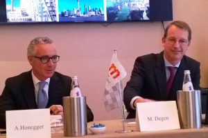 Saranno 1.200 le aziende italiane in expo al Prowein di D&uuml;sseldorf, fiera del vino che torna in Germania dal 15 al 17 marzo 2015. Un numero in crescita del 50%. Degen (Messe D&uuml;sseldorf): &ldquo;siamo la piattaforma di business principale in Europa&rdquo;