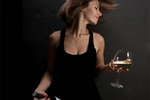 28 milioni di persone in Italia bevono vino, il 51,7% della popolazione. La qualit&agrave;, come criterio di scelta, vale pi&ugrave; del prezzo. All&rsquo;export si cresce, ma con margini grandissimi ancora da cogliere. Cos&igrave; l&rsquo;Osservatorio del Vino 2017 Federvini-Censis