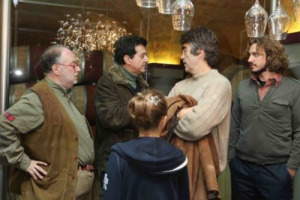 UN PERCORSO UMANO DALL&rsquo;ECCESSO ALLA COMPRENSIONE DEL VINO E DELLA VITA. &Egrave; &ldquo;ASFALTO ROSSO&rdquo;, LA PELLICOLA FIRMATA DA ETTORE PASCULLI CHE VUOLE SENSIBILIZZARE AI PROBLEMI DELLE GIOVANI GENERAZIONI. TRA I PROTAGONISTI, UN &ldquo;INEDITO&rdquo; EDOARDO RASPELLI