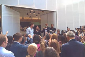 Alle Olimpiadi in Brasile una medaglia speciale per l’Italia l’ha conquistata anche Massimo Bottura, lo chef italiano n. 1 al mondo che, dopo tanta attesa, ha aperto “Refettorio Gastromotiva”, nelle favelas di Rio de Janeiro, dove rimarrà in eredità