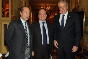 SE &ldquo;OPERAWINE: FINEST ITALIAN WINES, 100 GREAT PRODUCERS&rdquo;, LA GRANDE ANTEPRIMA DI VINITALY 2012 FIRMATA &ldquo;WINE SPECTATOR&rdquo; E VERONAFIERE-VINITALY, NASCE &ldquo;SOTTO UNA BUONA STELLA&rdquo;: A &ldquo;BENEDIRLA&rdquo;, OGGI, A MILANO, L&rsquo;AMBASCIATORE USA IN ITALIA DAVID THORNE