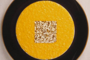 Il diritto d’autore in cucina: già nel 510 a. C. la “legge di Sibari” tutelava la proprietà intellettuale dei cuochi dell’Antica Grecia, ma oggi regna l’incertezza. Nasce così “Mock Trial Food & Design”, il processo simulato da Gualtiero Marchesi