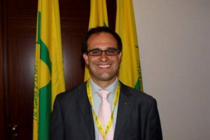 “GRANDI GRUPPI INDUSTRIALI, ASSICURATIVI E BANCARI, MA ANCHE ENTI DI DIVERSA NATURA CHE NON VIVONO CERTO DI AGRICOLTURA SONO L’ELITE INTOCCABILE DEI PRIMI 3.000 BENEFICIARI DI CONTRIBUTI PAC”: LA DENUNCIA DEL PRESIDENTE COLDIRETTI ROBERTO MONCALVO