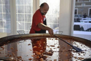 LA VENDEMMIA, FORTE RICHIAMO PER VISITARE I TERROIR DEI GRANDI VINI ITALIANI: DAL TRENTINO ALLA FRANCIACORTA, DALL’OLTREPÒ ALLA PUGLIA, ECCO LE METE PER UNA GITA “ENOCULTURALE”. MA SONO TANTI GLI EVENTI ANCHE PER CHI È IN CITTÀ. FOCUS: DA NON PERDERE