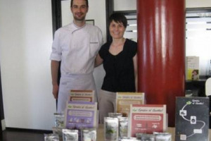 Natale nello spazio per l’astronauta Samantha Cristoforetti, che condividerà il pranzo con i colleghi. Cosa cucinerà? Ancora un segreto ma tra i “bonus food” ci sono sgombro, quinoa boliviana, riso integrale e bacche di Goji provenienti dal Tibet