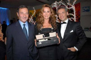 NASCE “SASSICAIA FOR QUINTESSENTIALLY”: IL CONNUBIO PIU’ GLAMOUR DELL’ANNO CHE CONIUGA IL LUXURY STYLE GROUP FAMOSO AL MONDO CON L’ICONA DEL GRANDE VINO ITALIANO, IL SASSICAIA