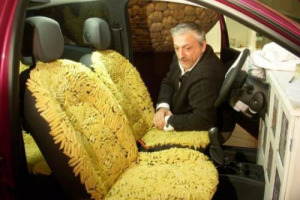 ARRIVA LA NUOVA TWINGO PERSONALIZZABILE, PER CHEF SCABIN A TUTTA PASTA. OGGI AL MACRO I 6 STILI RENAULT, VETTURA D’AUTORE A FIRMA DZINE