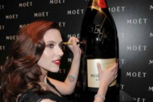 CHAMPAGNE, IL VINO DELLE STAR E DELLA MONDANIT&Agrave;. MO&Euml;T BRINDA A &ldquo;CANNES FILM FESTIVAL&rdquo;