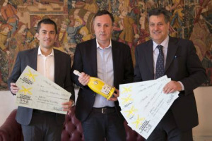 613 &ldquo;sciabolatori&rdquo; si ritroveranno a Santo Stefano Belbo, da Santero, il 26 giugno, per un nuovo record mondiale: celebreranno lo storico Assedio di Canelli del 1613 aprendo una bottiglia di extra dry 958, in contemporanea, in un sol colpo