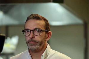 Nella Michelin 2018 di Francia non ci sarà il Le Suquet di Sébastien Bras, tristellato che ha chiesto alla Rossa di uscire dalla guida. Una forma di rispetto o di debolezza? Ai posteri l’ardua sentenza ma il peso delle “stelle” è spesso insostenibile