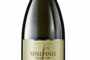 SE LA DIPLOMAZIA PRENDESSE SPUNTO DAL VINO, IL MONDO SAREBBE UN POSTO MIGLIORE: L&rsquo;ITALIA E LA SLOVENIA, DIVISE DALLA STORIA, SI RITROVANO NEL SINEFINIS, LO SPUMANTE &ldquo;SENZA CONFINI&rdquo;, RISULTATO DELLE MIGLIORI UVE DI RIBOLLA GIALLA ITALIANE E SLOVENE