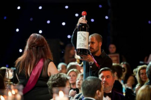 Quando grande vino e beneficenza si incontrano: una 5 litri di Brunello di Montalcino Riserva 2006 Case Basse di Gianfranco Soldera, che il produttore ha donato all&rsquo;associazione &ldquo;Chain Of Hope&rdquo;, battuto in asta a Londra per 41.600 euro
