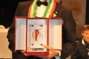 PREMIO SOMMELIER-FRANCIACORTA: IL MIGLIOR SOMMELIER D&rsquo;ITALIA 2011 E&rsquo; IL VENTISETTENNE GABRIELE DEL CARLO. HA PRECEDUTO SUL FILO DI LANA, ANDREA BALLERI E DANIELE ARCANGELI. FOCUS: &ldquo;PROFESSIONE SOMMELIER&rdquo;: UN MESTIERE CHE GUARDA AL FUTURO&rdquo;