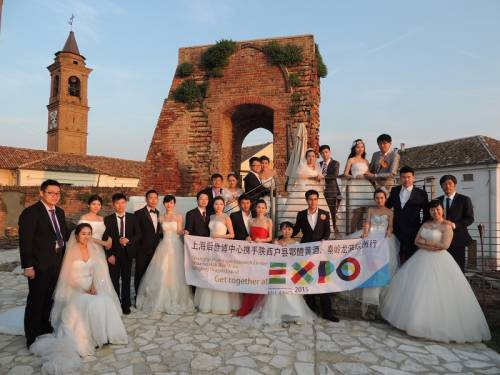 12 coppie di giovani cinesi si sono dette sì nel cuore di Expo2015