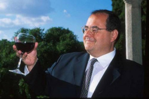 ARRIVA LA CARTA AZIENDALE DEL VINO, AL SERVIZIO DELLE AZIENDE VITIVINICOLE E DEI LORO CLIENTI. L’IDEA E’ VENUTA A STEFANO CINELLI COLOMBINI, IN COLLABORAZIONE CON LA CARIFIN ITALIA SPA