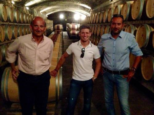 Casey Stoner e Lamberto Frescobaldi nelle storiche cantine di Castello di Nipozzano
