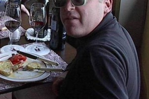 “AMEN! NON C’E’ NIENTE COME UNA GRANDE BOTTIGLIA DI BRUNELLO!”: ECCO L’ELOQUENTE RISPOSTA DI JAMES SUCKLING, IL PIU’ INFLUENTE WINE-WRITER DEL MONDO … “SANGIOVESE OPPURE NO, FACILE DETERMINARLO … MA IN ITALIA IL TEST NON VALE COME PROVA LEGALE”