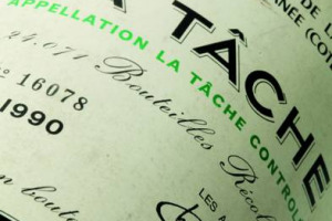 LA CONTRAFFAZIONE DI VINI DI PREGIO NON &Egrave; SOLO AFFARE CINESE: LA GUARDIA DI FINANZA SMANTELLA ORGANIZZAZIONE CON BASE IN ITALIA CHE TAROCCAVA E CONTRABBANDAVA BOTTIGLIE DI ROMAN&Eacute;E-CONTI. MERCE SEQUESTRATA DAL VALORE DI 1,3 MILIONI DI EURO