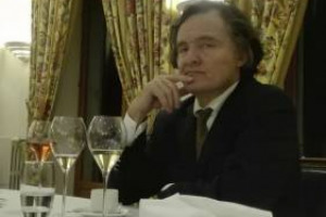 Pi&ugrave; che la storia di una maison di Champagne, un secolo di Storia di Francia, vissuto tra acquisizioni clamorose, politica, cultura ed una passione sconfinata per il calcio e per l&rsquo;Italia: a WineNews, Pierre-Emmaunel Taittinger