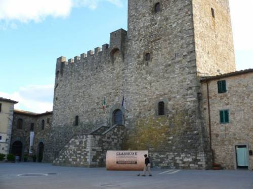 Il tappo gigante di Castellina in Chianti