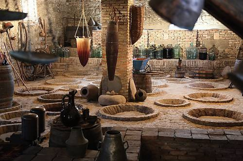 Un laboratorio per la produzione di anfore