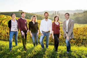 &ldquo;Be part of the wine family!&rdquo;: questa &egrave; la promessa di &ldquo;The Winefathers&rdquo;, il primo portale che permette agli appassionati di tutto il mondo di diventare &ldquo;parenti&rdquo; dei vignaioli artigianali italiani e condividerne le passioni