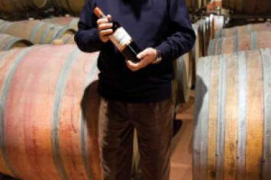 Continua il &ldquo;Risiko&rdquo; nel territorio del Brunello di Montalcino: Claudio Tipa (gruppo ColleMassari) cresce ancora, con l&rsquo;acquisto della Tenuta San Giorgio (46 ettari di terreno, 5,9 vitati a Brunello) per una cifra stimata in 8 milioni di euro