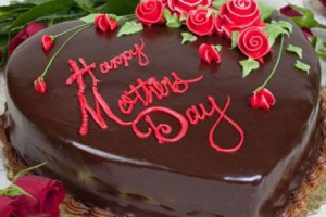 BASTA CIOCCOLATINI E MAZZO DI FIORI. NEL GIORNO DELLA LORO FESTA, OLTRE 6 MAMME ITALIANE SU 10 (62%), STRESSATE DALLA ROUTINE QUOTIDIANA, SOGNANO MAGGIORI ATTENZIONI SOPRATTUTTO A TAVOLA. A DIRLO UNO STUDIO DEL POLLI COOKING LAB