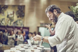 Agenda: da “Ultimate Truffle Dinner” ad Alba alle cene con i Vignaioli Fivi, dalla Vernaccia & l’ottava rima di David Riondino a Taormina Gourmet, dal “Brunello contro tutti” da SignorVino al weekend di Guide. Il Piemonte enoico vola a Copenaghen