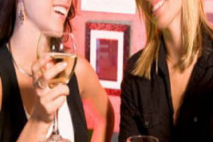 IL RECORD DEGLI USA SA DI &ldquo;MOSCATO&rdquo;. NEGLI STATES, SECONDO IL &ldquo;THE WINE ISTITUTE&rdquo;, NEL 2012, SI &Egrave; BEVUTO PI&Ugrave; VINO CHE MAI, NONOSTANTE LA CRISI ECONOMICA 360,1 MILIONI DI CASSE (+2% SUL 2011), PER UN VALORE DI 34,6 MILIARDI DI DOLLARI (+5%)