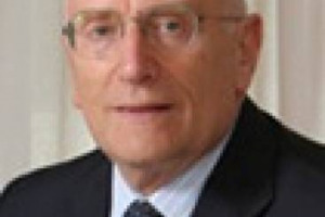 LA RECESSIONE IN USA E ASIA FA MALE AL VINO ITALIANO? “LA CRISI MORTIFICA CERTE ASPETTATIVE MA OFFRE ANCHE OPPORTUNITA’ DI ESPANSIONE, DA SFRUTTARE CON LE FIERE ITALIANE. IL VINO E’ UN ESEMPIO VIRTUOSO”. PARLA UMBERTO VATTANI, PRESIDENTE ICE