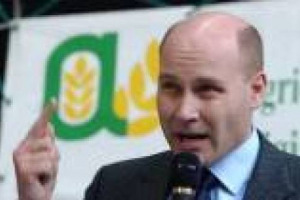 IL GRIDO DI ALLARME DI CONFAGRICOLTURA: “100 MILIONI DI EURO PER LA PROMOZIONE DEL VINO PREVISTI DALLA RIFORMA DELL’“OCM” RISCHIANO DI ESSERE INVESTITI A PIOGGIA NELLE DIVERSE REGIONI”. A WINENEWS.TV IL PRESIDENTE FEDERICO VECCHIONI