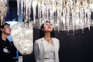 Il vino & il design, passioni made in Italy che impazzano in Oriente, si fondono a Casa M&egrave;dinit, abitazione &ldquo;costruita&rdquo; da Veronafiere in Design Shanghai (oggi e domani) griffata dai brand dell&rsquo;abitare e dove si servono vino e cibo italiani